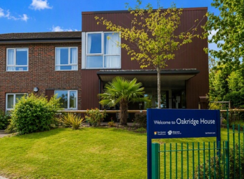 Photograph of the exterior of Oakridge House