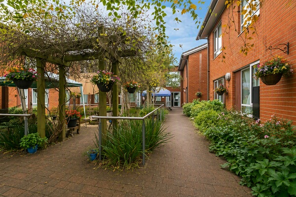 Willow Court garden