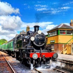 Train on the Watercress line