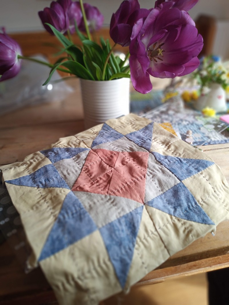 28 Nov - Mini Star Quilt -WEB