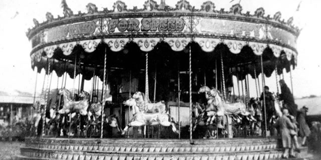 Coneleys' gallopers, Southampton Common, 1932